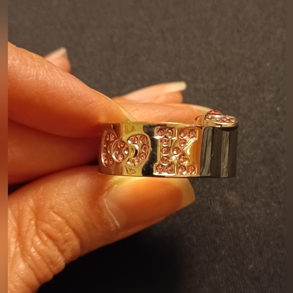 Hello Kitty Rhinestone Ring - Picture 4 of 4